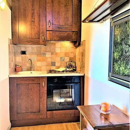 Caratteristica Torre Con Giardino E Posto Auto Holiday home *
