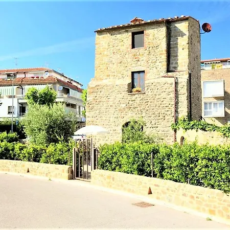Caratteristica Torre Con Giardino E Posto Auto Holiday home